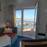 Neu Renoviertes Schwimmendes Ferienhaus Fischland In Barth Feriehus