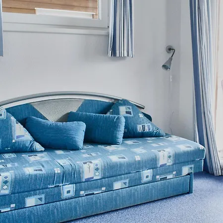 Floating Classic - Schwimmendes - Haus 2