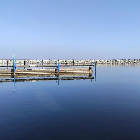 Neu Renoviertes Schwimmendes Ferienhaus Fischland In Barth *