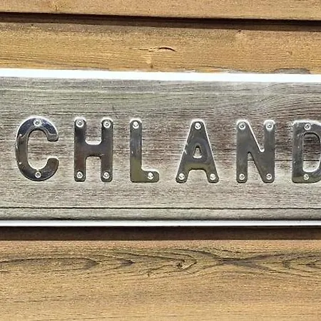 Neu Renoviertes Schwimmendes Fischland In